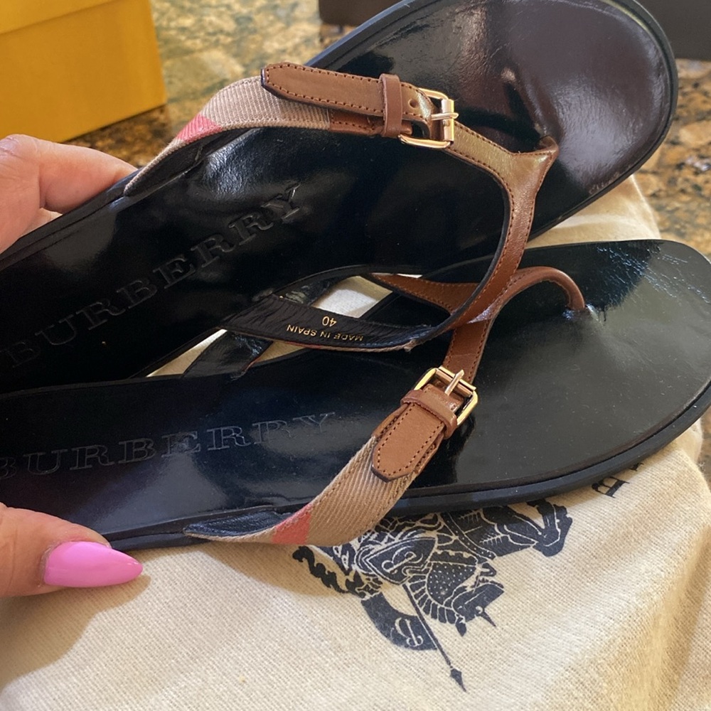 Classic Authentic Burberry Leather  Slipper